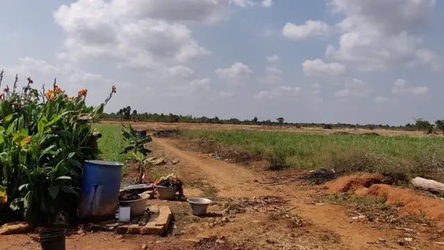 சிவகங்கை மாவட்டம், மேலக்காடு கிராமம்