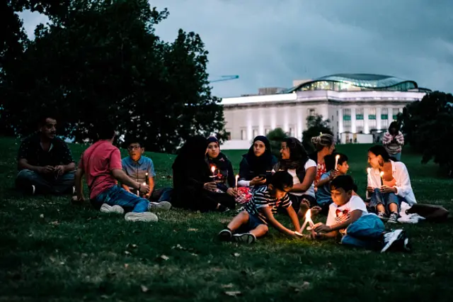 تجمع و ادای احترام مردم شهر اوکلند به کشته‌شدگان حادثه کرایست چرچ