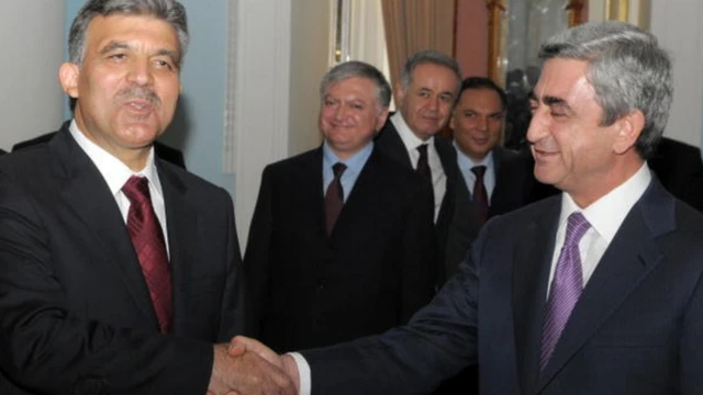Abdullah Gül ve Serj Sarkisyan, 6 Eylül 2008'de milli maç sonrası Erivan'da bir araya geldi
