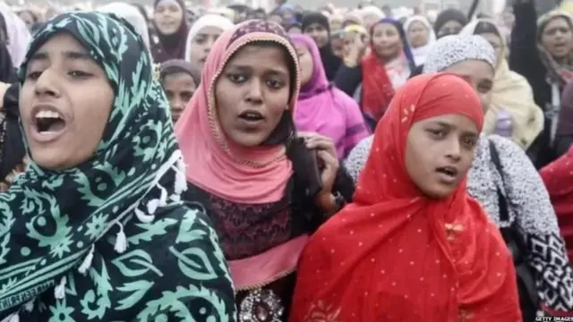 मुस्लीम महिला, धर्म, नोकरी, रोजगार