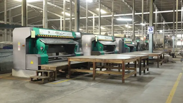 সুপারেক্স লেদার কারখানায় অলস পড়ে আছে মেশিন