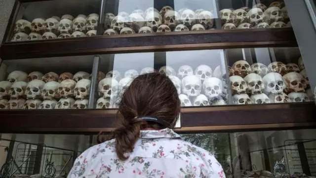 Ước tính 1,7 triệu người đã chết dưới chế độ diệt chủng Khmer Đỏ 