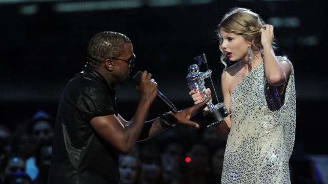 Kanye West grabs mic from Taylor Swift