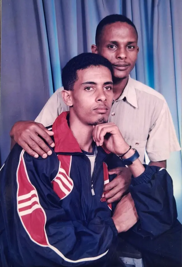 Barataa Jaagamaa Badhaanee hiriyaa isaa waliin