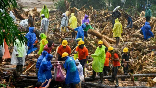 வயநாட்டில் தொடர் நிலச்சரிவுகள்