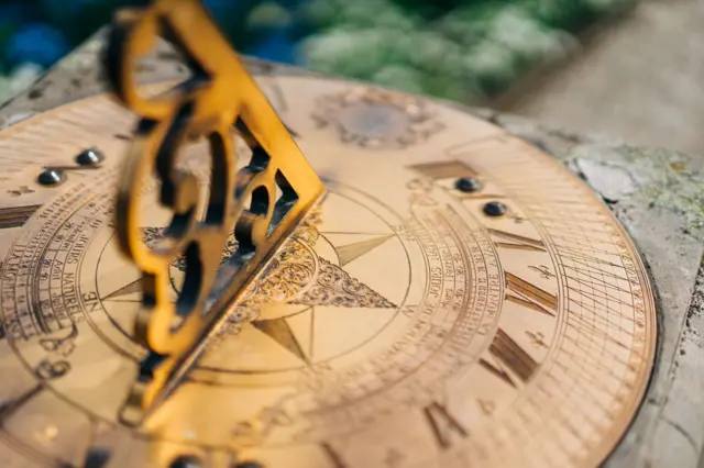 સુર્ય ઘડીયાળની પ્રતીકાત્મક તસવીર