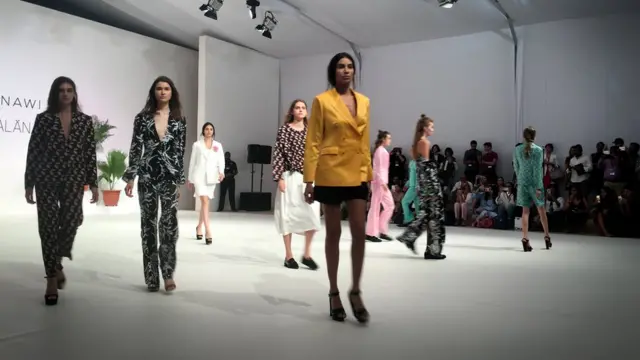 Показ мод в Дубаи