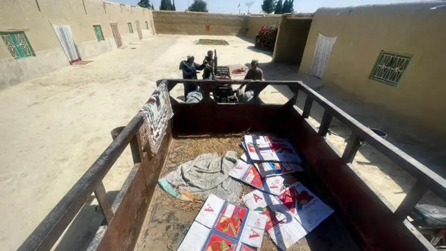 وہ ٹرالی جس پر سوار تیرہ افراد میں سے تین قلعہ عبداللہ میں سیلابی ریلے میں ہلاک ہوئے