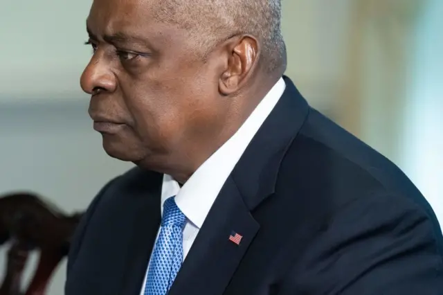 Ллойд Остін