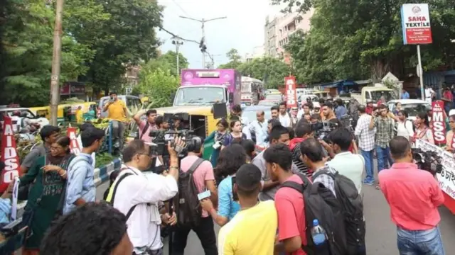 கொல்கத்தா சட்டக் கல்லூரி மாணவி பாலியல் வன்கொடுமை வழக்கு, விடை தெரியாத கேள்விகள், மேற்கு வங்கம், பெண்களுக்கு எதிரான வன்முறை, முக்கிய செய்திகள், தலைப்பு செய்திகள், பாலியல் வன்கொடுமை, 