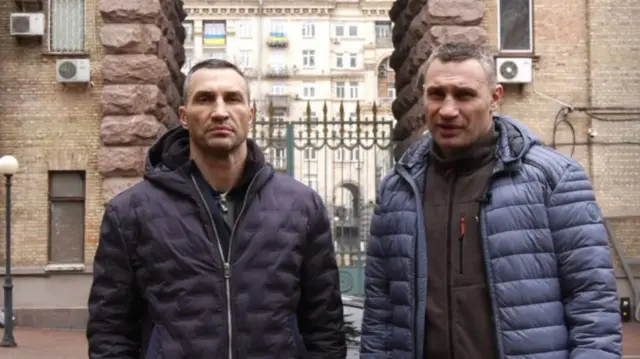 Wladimir na Vitali mbere gato y'uko intambara itangira mu cyumweru gishize