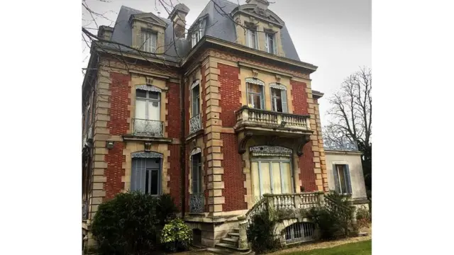 勒庞家的红楼，Montretout