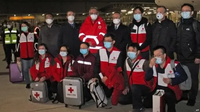 चीन ने दूसरे देशों की मदद के लिए स्वास्थ्यकर्मी और मेडिकल किट भेजी है