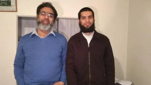 طلحہ اپنے والد نعیم رشید کے ساتھ