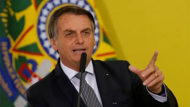 Bolsonaro discursa