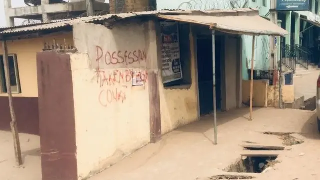 Ara awọn ile ti awọn ọmọ onilẹ sami si lati gba ni Soka