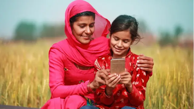 குழந்தைகளுக்கு சுதந்திரம் தரும் ஸ்மார்ட்ஃபோன்கள்