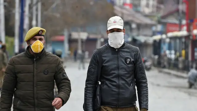 காஷ்மீர் அரசியலை மாற்ற கொரோனா வைரஸ் நரேந்திர மோதிக்கு உதவுமா?