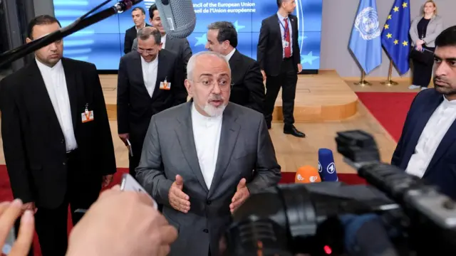 وزير الخارجية ظريف التقى بالمسؤولين في الاتحاد الأوروبي