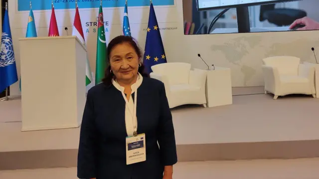 Укук коргоочу Азиза Абдирасулова 