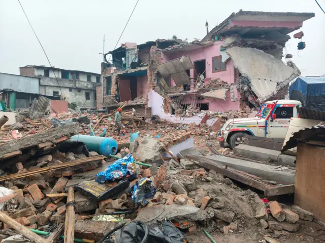 सुकुम्बासीका टहरामा डोजर चलाइँदै