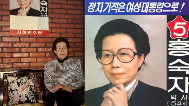자신의 대선 포스터 앞에서 포즈를 취하고 있는 홍숙자씨
