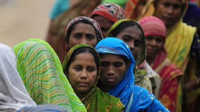 দ্রব্যমূল্যের উর্ধ্বগতিতে মানুষের জীবন চালানো কঠিন হয়ে গেছে।