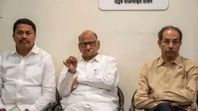 शरद पवार महाविकास अघाड़ी के नेताओं के साथ