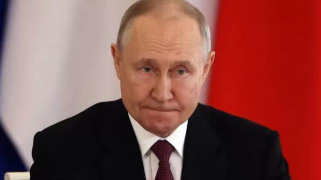 Kwa Nini Putin Amepeleka Silaha Za Nyuklia Nchini Belarus? - BBC News ...