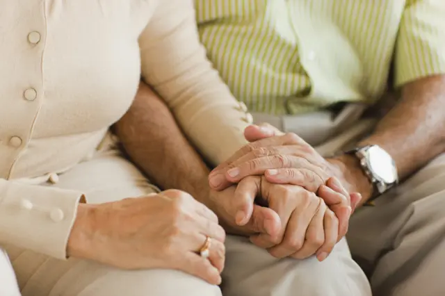 પુત્રોએ કરાવ્યા વિધવા માતાના લગ્ન