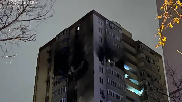 Дрон влучив в багатоповерхівку