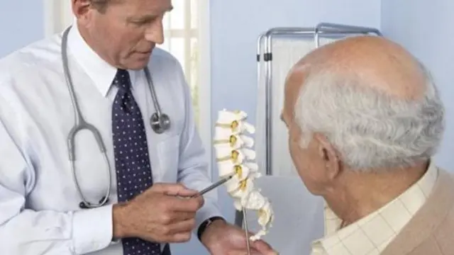 Mabadiliko ya homoni yanayotokea wakati wa uzee huongeza udhaifu wa mfupa na hatari ya nyonga, mgongo na vifundo vya mkono.