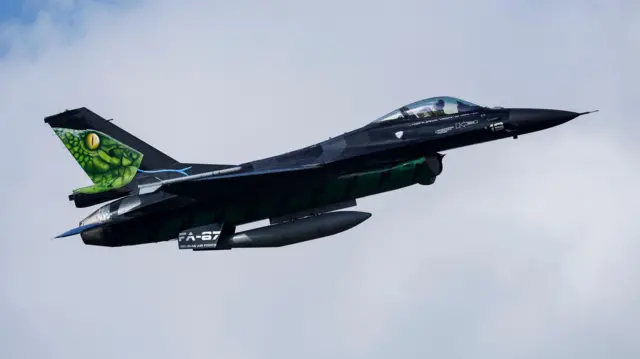 बेल्जियमको एफ–१६ लडाकु विमान