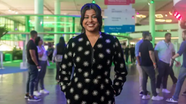 నికిలా శ్రీనివాసన్