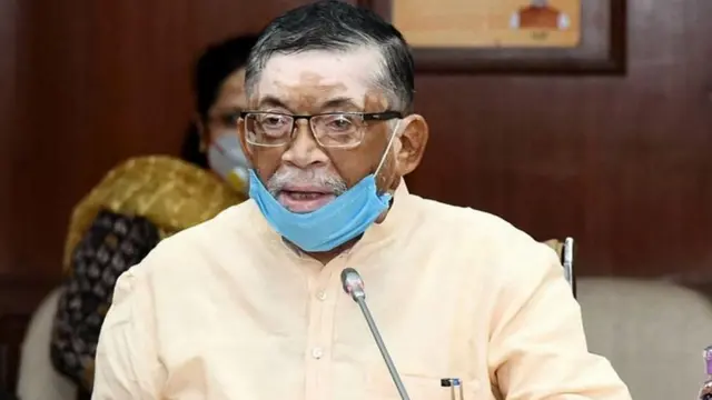 ગંગવારને હઠાવવાનું એક કારણ તેમણે યોગી આદિત્યનાથને લખેલો એક પત્ર પણ હોઈ શકે છે