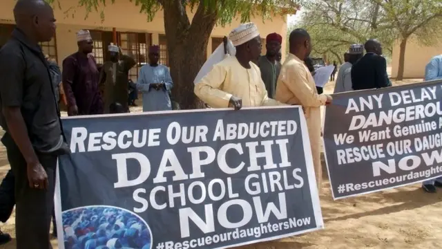 लड़कियों को छुड़ाने की मांग