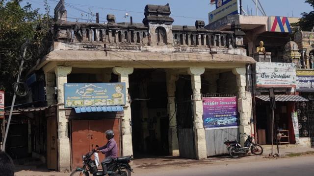 மூக்கறுப்பு போர்