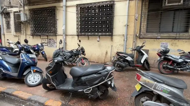 "मुंबईत कुठे जायचं झालं, तर पार्किंग मिळत नाही" मुंबई शहरातील पार्किंगची समस्या कधी सुटणार?