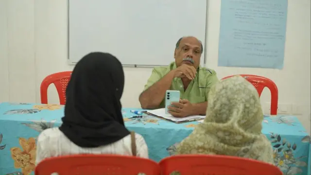 बीएलओ और कुछ लोग