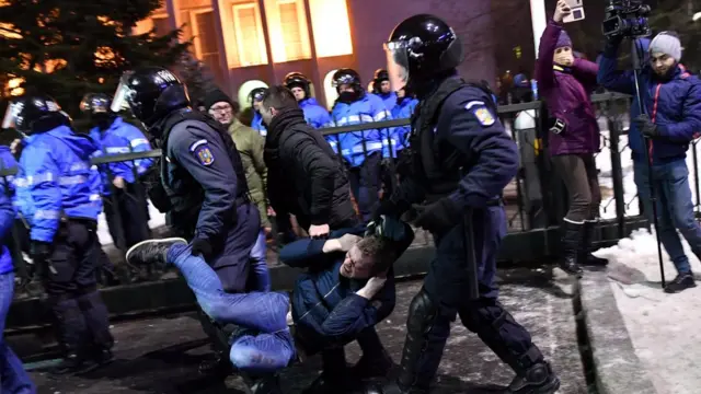 Romanya protesto
