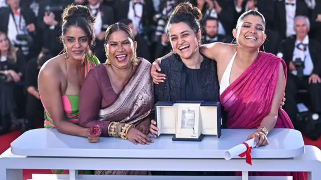 ఆల్ వి ఇమాజిన్ యాజ్ లైట్