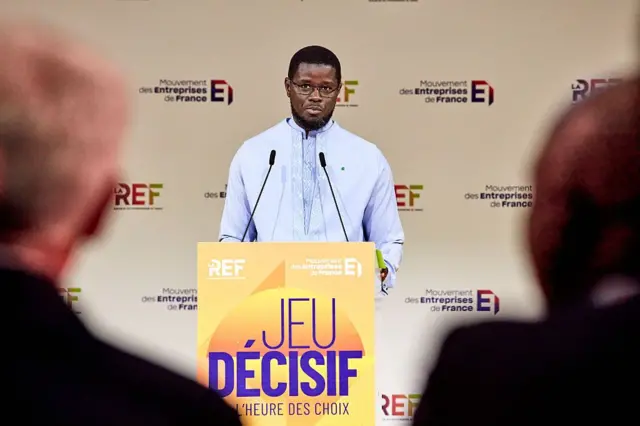 Bassirou Diomaye Faye s'exprimant aux Rencontres des entrepreneurs de France, dont il était l'invité d'honneur.