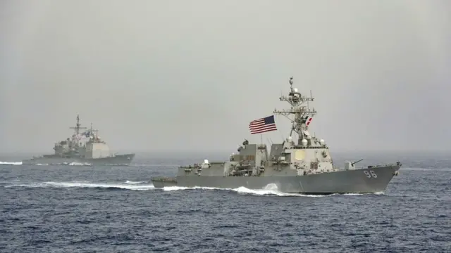 ناوشکن بین‌بریج، یکی از سه ناوشکن محافظ ناو هواپیمابر آبراهام لینکلن که ۹۶ موشک ضد هوایی استاندارد، ضد زیر دریایی رام-۱۳۹ و کروز BGM-۱۰۹ تاماهاک را حمل می‌کند.