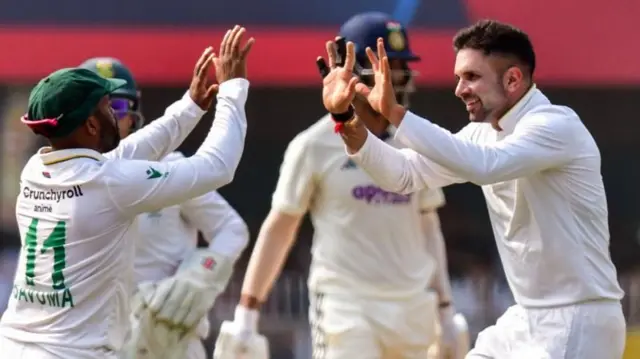 दक्षिणी अफ़्रीकी टीम ने दो मैचों की टेस्ट सिरीज़ 2-0 से जीत ली है.