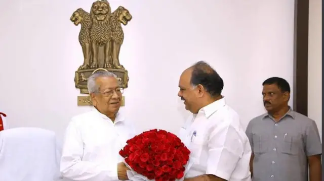 గవర్నర్తో ఏపీ ఉద్యోగుల సంఘం నాయకులు