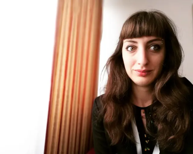 С обзиром да се ради о хроничном болу, важно је да подршка људима са овим проблемом буде константна