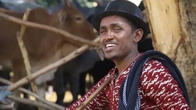 Kochada qora tanli ayol bilan porno tomosha qilish Porno lesbiyan fohisha sotib oldi