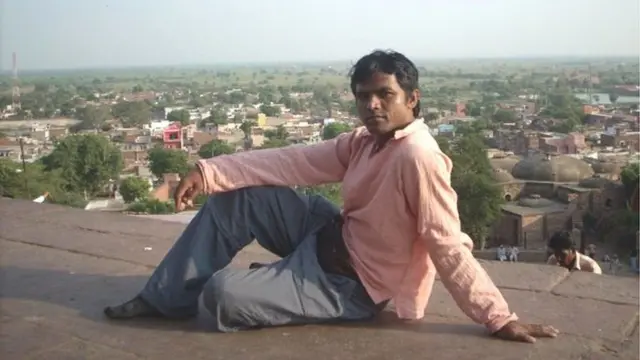 மாட்டிறைச்சி தொடர்பான ஃபேஸ்புக் பதிவிற்காக பழங்குடியின பேராசிரியர் கைது