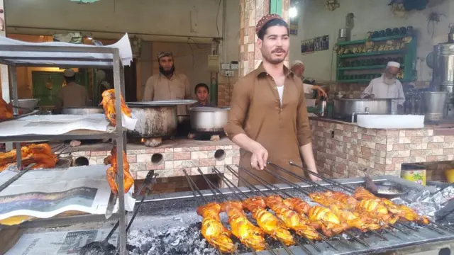 پېښور تر روژه ماتې وړاندې