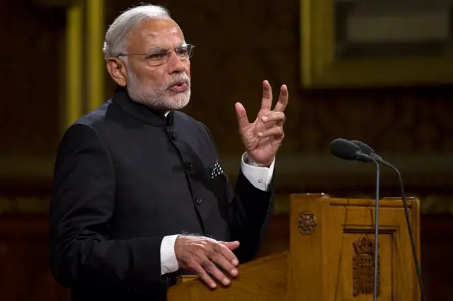 नरेंद्र मोदी